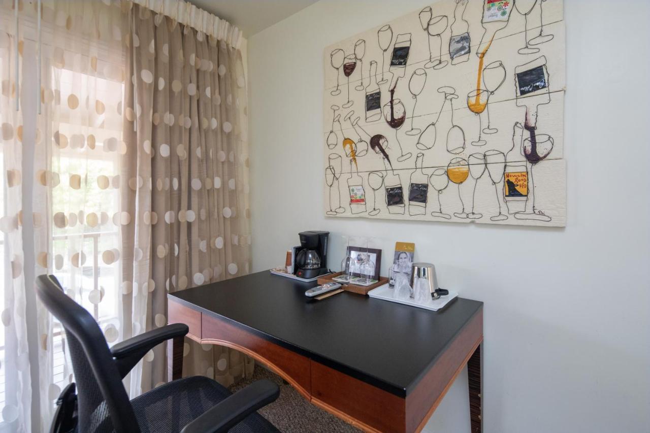 The Vendange Carmel Inn & Suites מראה חיצוני תמונה