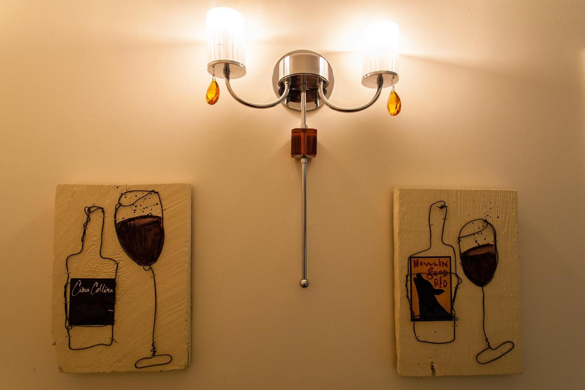 The Vendange Carmel Inn & Suites מראה חיצוני תמונה